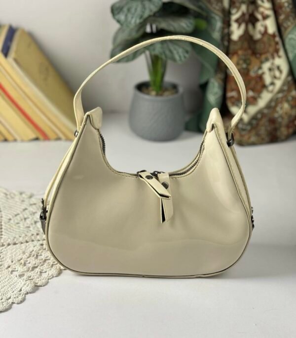 حقيبة لون اوف وايت