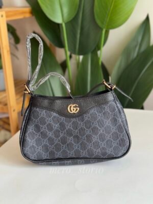 حقيبة لون اسود