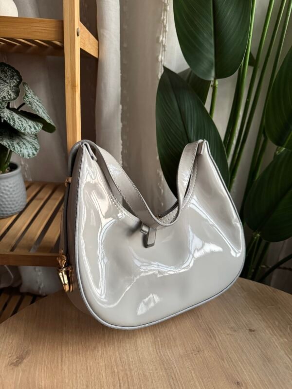 حقيبة لون رصاصي