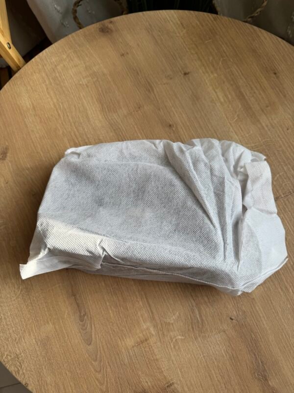 حقيبة مميزة بلون اسود فاحم