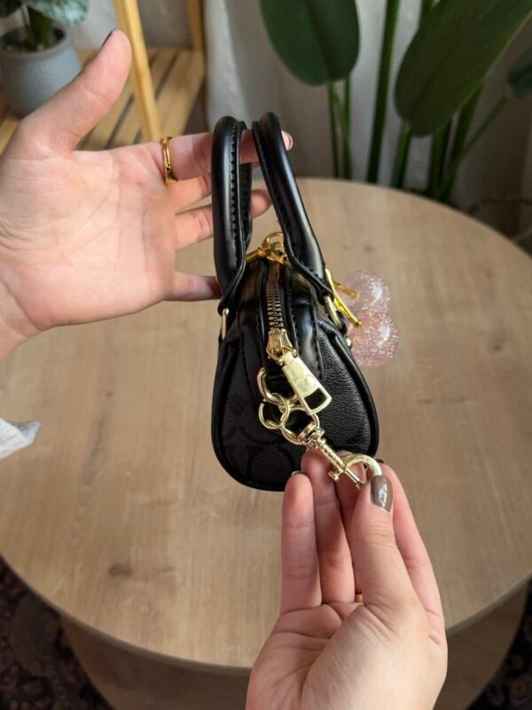 حقيبة coach لون اسود (بدون المداليه)