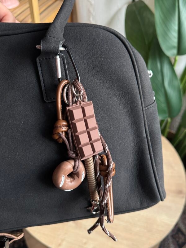 حقيبة مخمل لون اسود (مع المداليات)