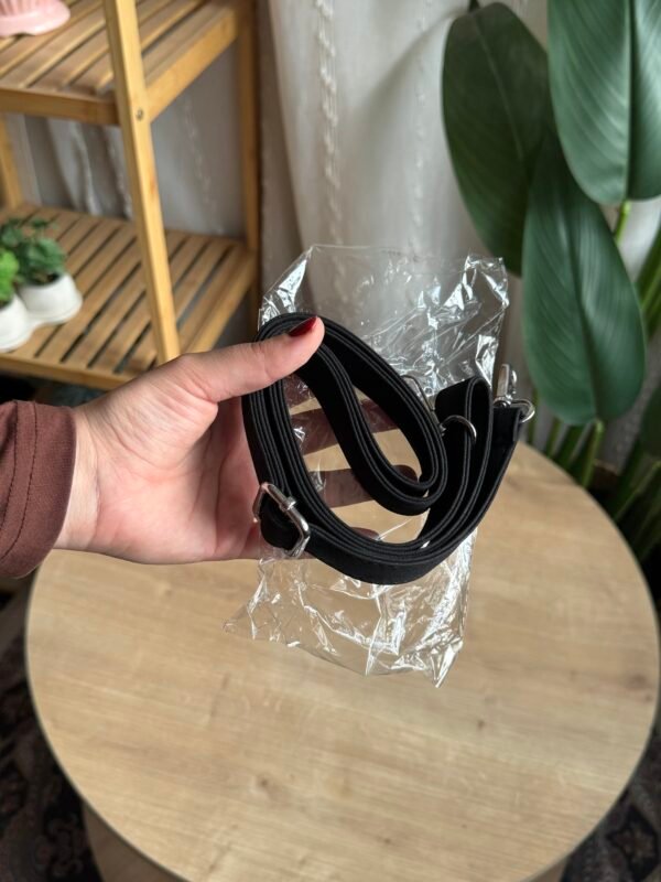 حقيبة مخمل لون اسود (مع المداليات)