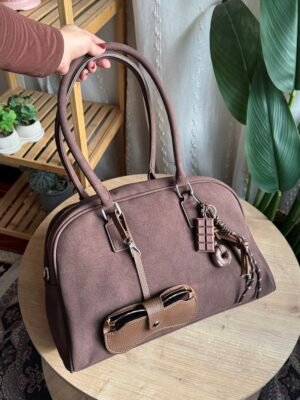 حقيبة مخمل لون بني ككوي(مع المداليات)