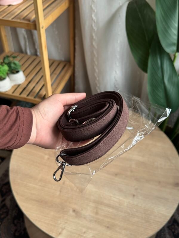 حقيبة مخمل لون بني ككوي(مع المداليات)