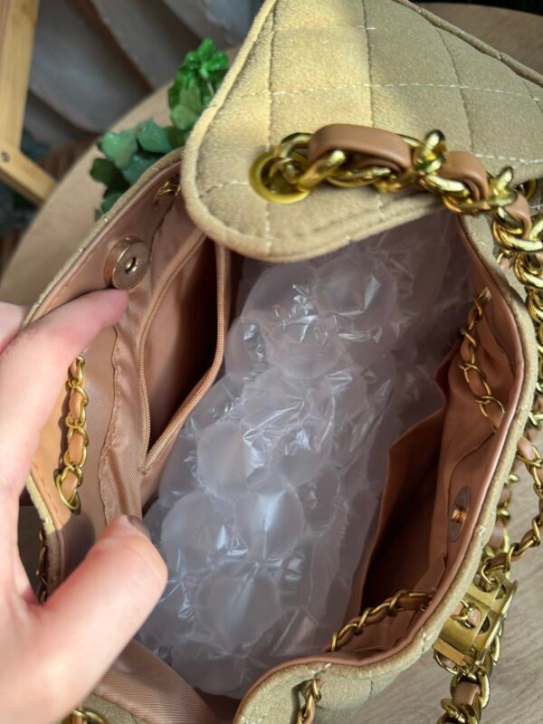 حقيبة شانيل لون بيجي