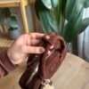 حقيبه مخمل لون بني (مع المداليه)