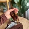 حقيبه مخمل لون بني (مع المداليه)