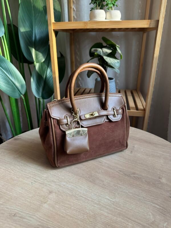 حقيبه هرمز لون جوزي (مع المداليه)